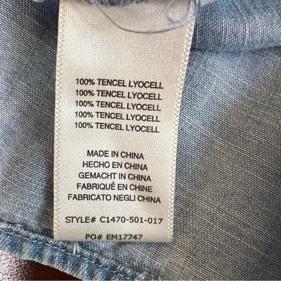 ANTHROPOLOGIE Cloth & Stone Chambray Romper Blue Long Sleeve Size Small - Picture 12 of 16